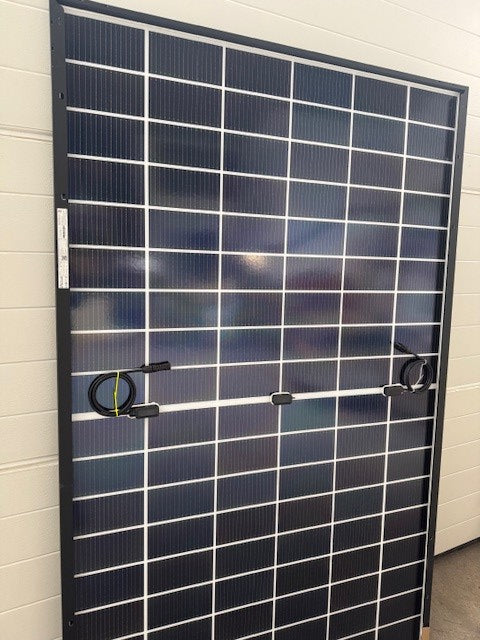 DAS Solar 450W bifacial solar panel with double glass design, showcasing high-quality photovoltaic technology.