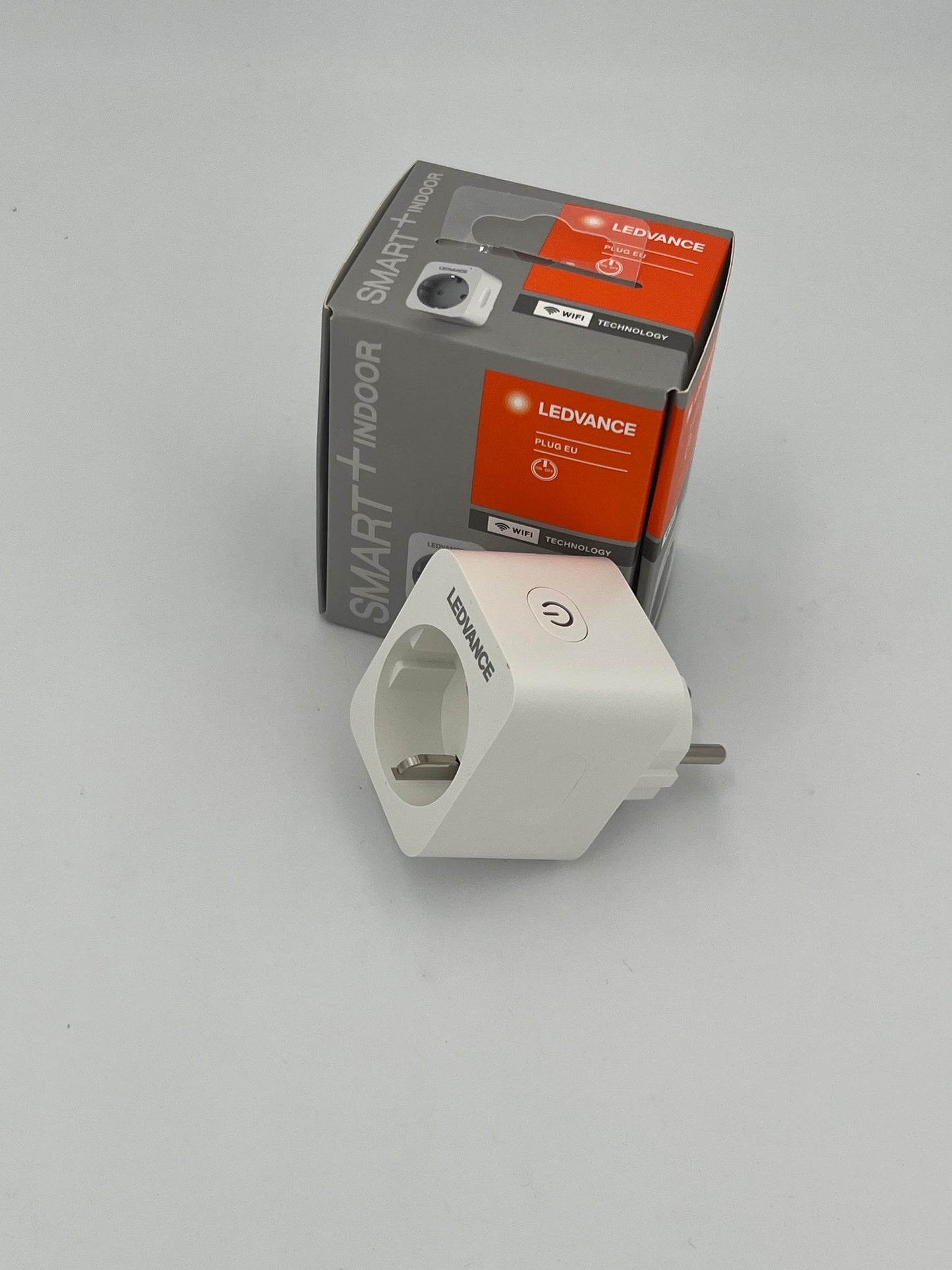 LEDVANCE SMART+ WIFI PLUG EU electricity meter for the socket