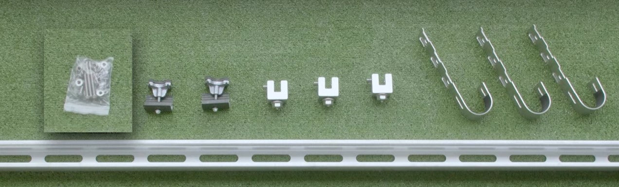 Solar Hook Premium Befestigungssystem für Balkonkraftwerk (rechteckige, senkrechte Geländerstäbe)