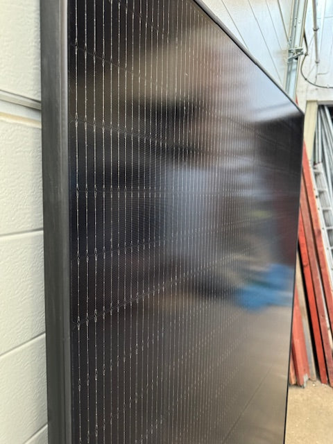 Balkonkraftwerk 2 Solarmodule 920 Wp | FullBlack | Trina Solar + Hoymiles